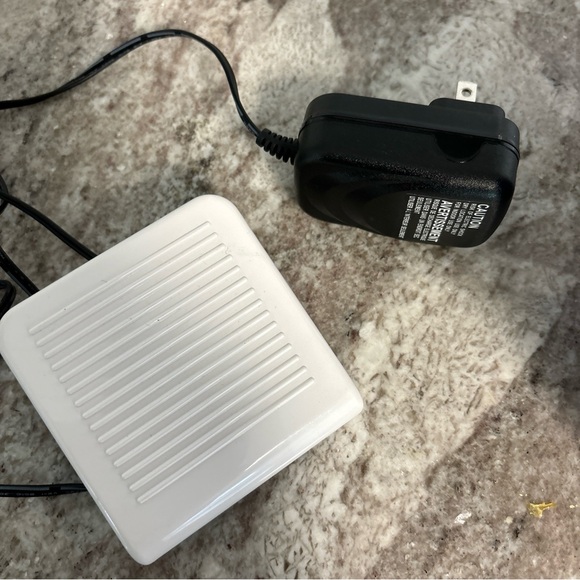 Janome New Home Sewing Machine Model 525B Sewing Machine Works Mystical Mint - Picture 2 of 10